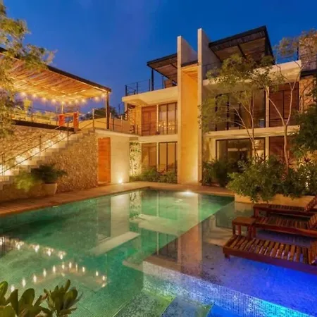 Great Value Luxury Minutes From Beaches Apartment